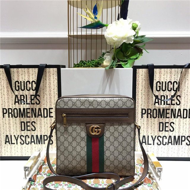 GG Supreme canvas