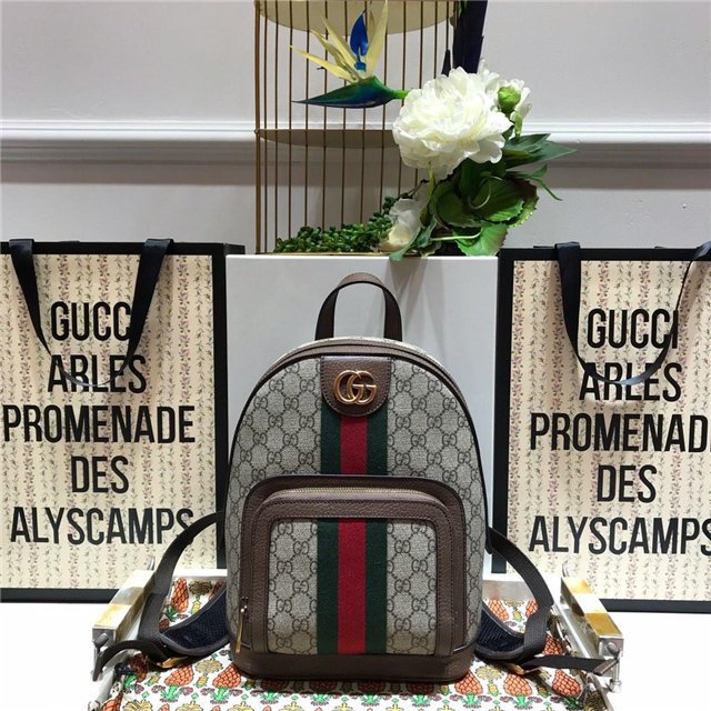 GG Supreme canvas