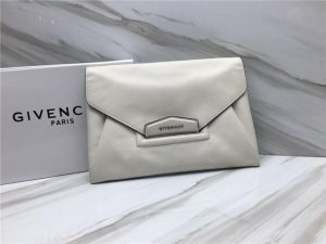 Givenchy Antigona envelope clutch White Grained leather