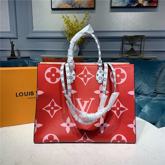 capacity and oversized Monogram motif
