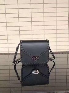 Rockstud Cross Body Bag Black/Ruthenium