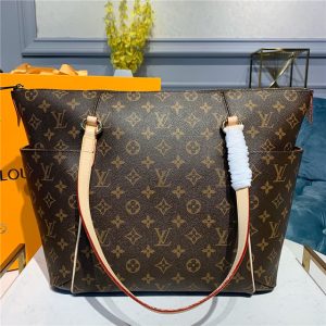 Monogram Canvas Totally MM