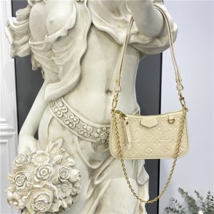 Easy Pouch On Strap Cream