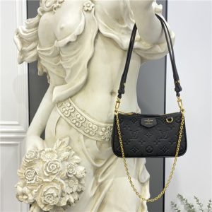 Easy Pouch On Strap Black