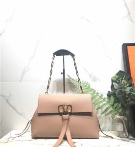 Valentino Medium Vring Chain Bag Poudre Grainy Leather