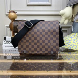 Louis Vuitton District PM N41031