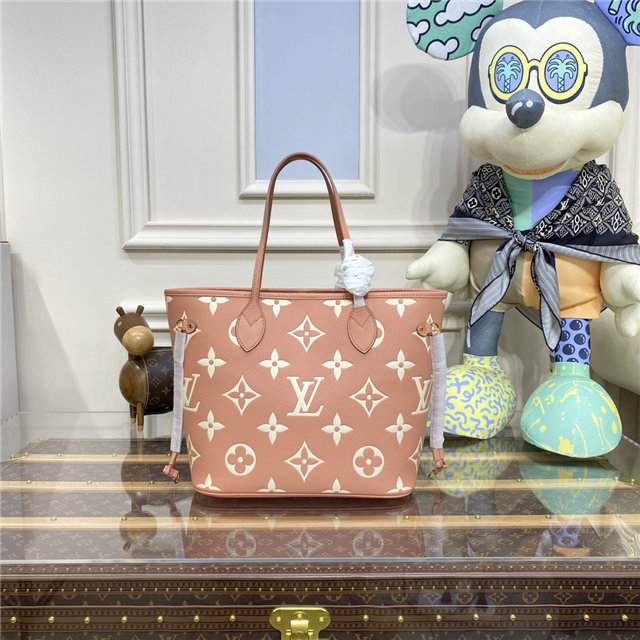 Trianon Pink / Cream Embossed grained cowhide leather