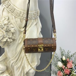 Papillon Trunk M57835