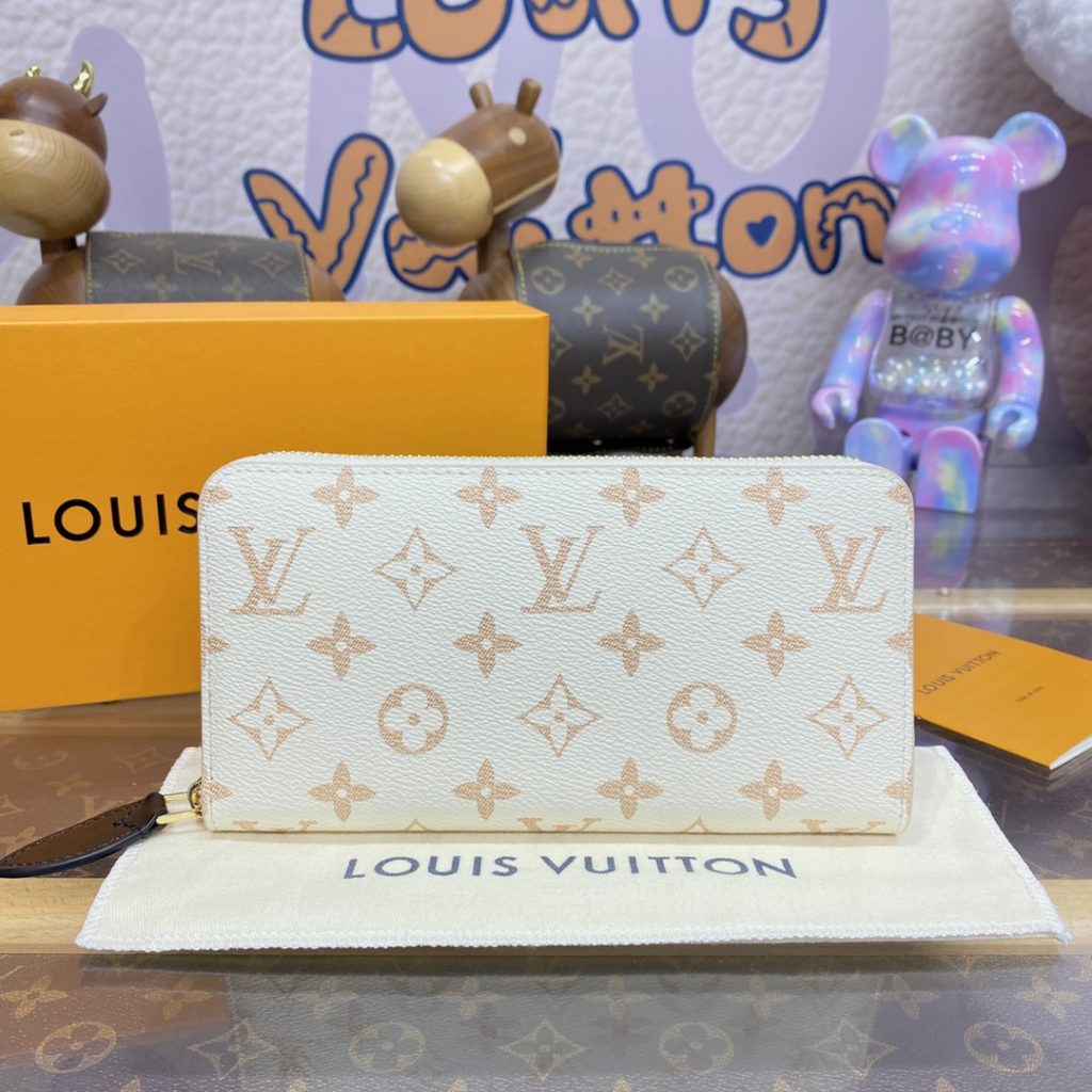 Louis Vuitton Zippy Wallet M83093
