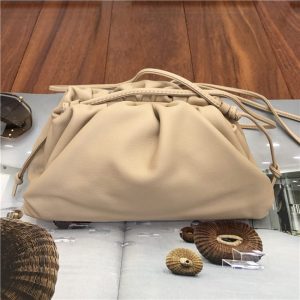 Bottega Veneta The Pouch 20 Beige