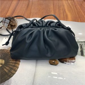 Bottega Veneta The Pouch 20 Navy
