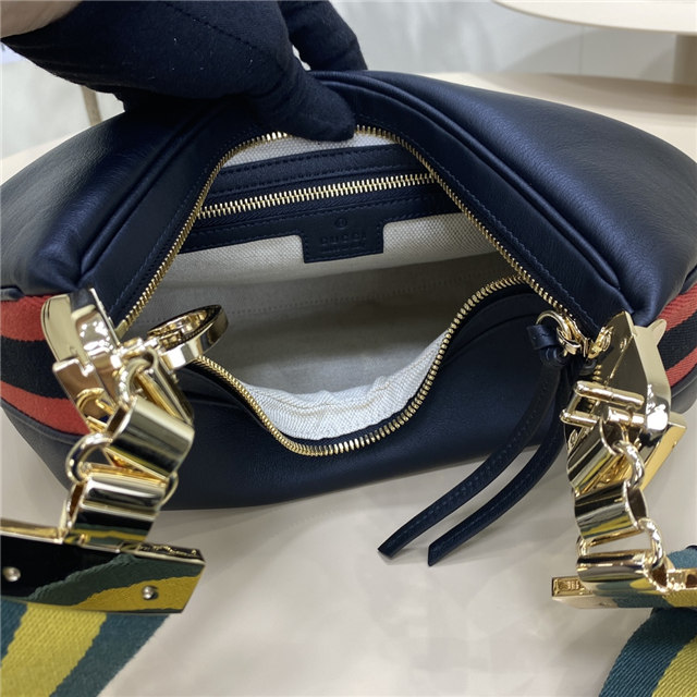 702823 Black Leather-11