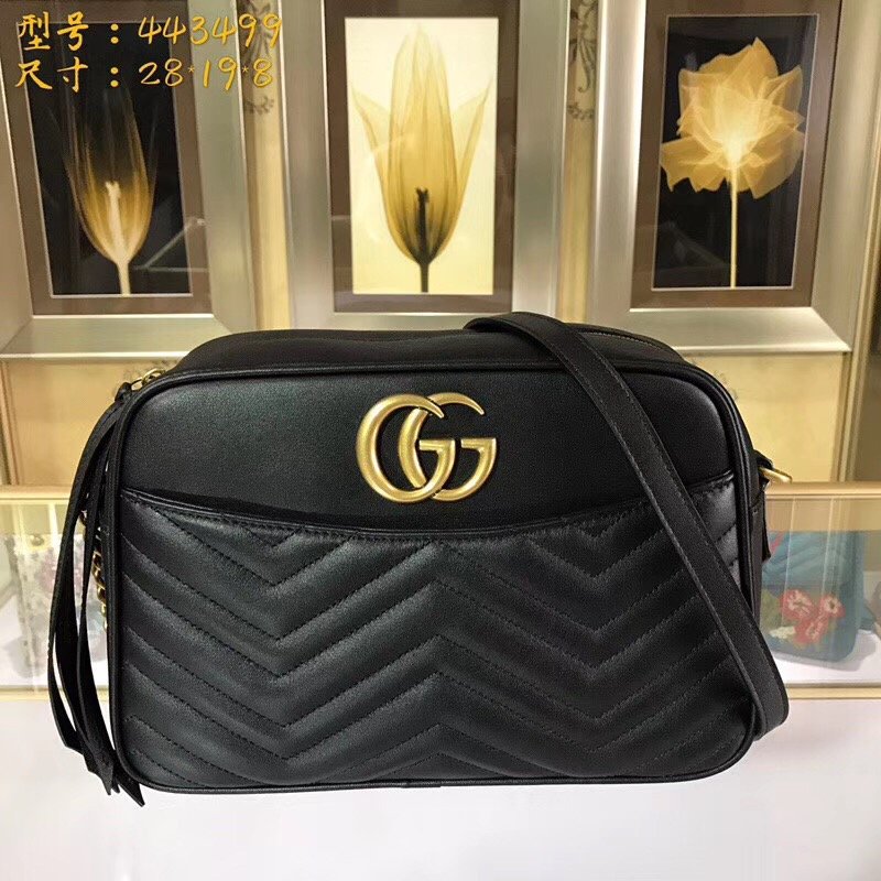 Gucci GG Marmont medium matelassé shoulder bags