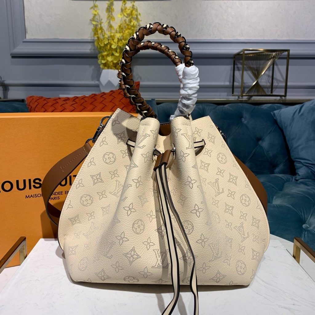 Louis Vuitton Girolata Mahina Creme