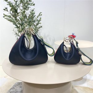 702823 Black Leather-12