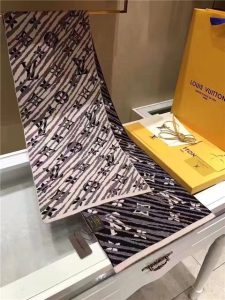 Louis Vuitton Epi Storm Scarf (Beige)