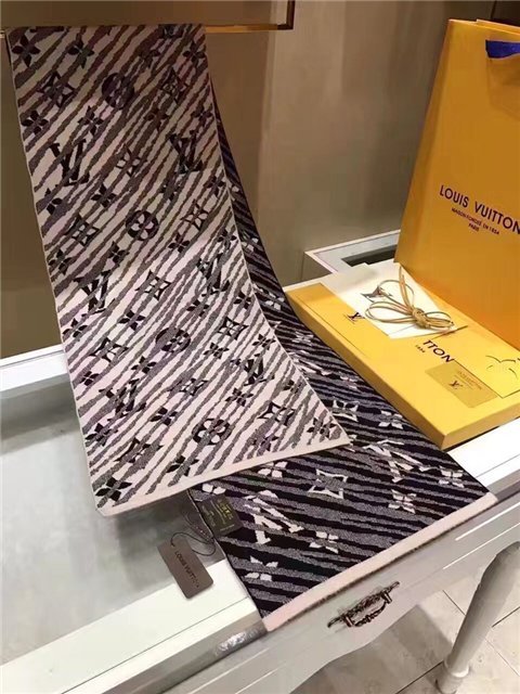 Louis Vuitton Epi Storm Scarf (Beige)