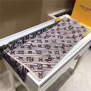 Louis Vuitton Epi Storm Scarf (Beige)