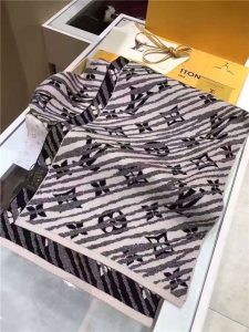 Louis Vuitton Epi Storm Scarf (Beige)