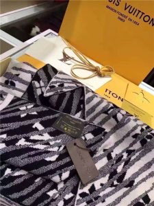 Louis Vuitton Epi Storm Scarf (Beige)