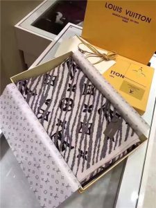 Louis Vuitton Epi Storm Scarf (Beige)