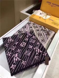 Louis Vuitton Epi Storm Scarf (Beige)
