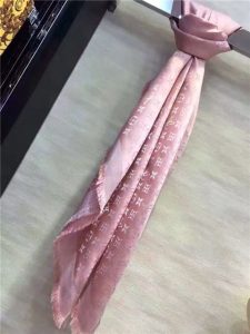 Louis Vuitton Monogram Shine Shawl (Rose and Black)