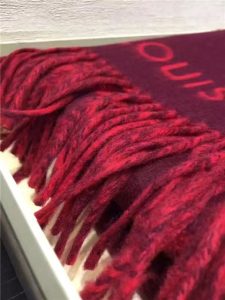Louis Vuitton Reykjavik Scarf (Cherry)