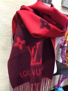 Louis Vuitton Reykjavik Scarf (Cherry)