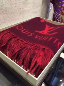 Louis Vuitton Reykjavik Scarf (Cherry)
