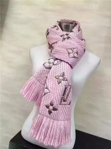 Louis Vuitton Logomania Shine Scarf (Rose Ballerine)