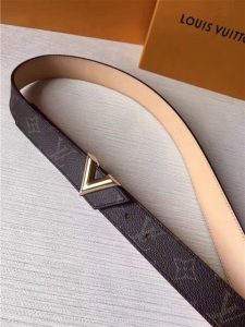 Louis Vuitton Monogram Essential V Belt