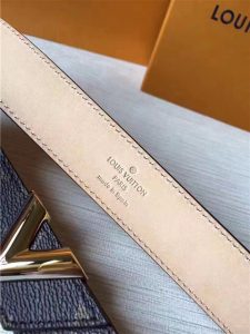 Louis Vuitton Monogram Essential V Belt
