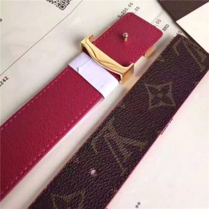 Louis Vuitton Initiales 30mm Reversible Belt (Fuchsia)