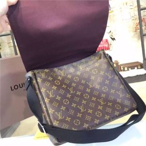 Louis Vuitton District MM Monogram Macassar