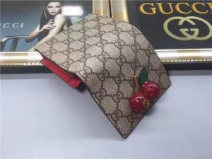 Gucci GG Supreme Card Case With Cherries