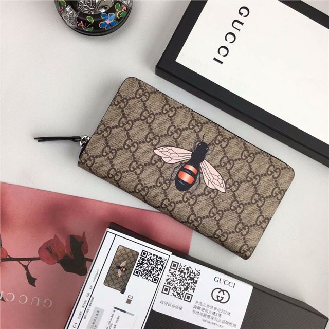 Gucci GG Supreme Zip Around Wallet Bee Print