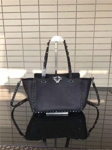 Valentino Rockstud Rolling Black with Black stones