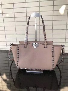 Valentino Rockstud Rolling Poudre with Black stones