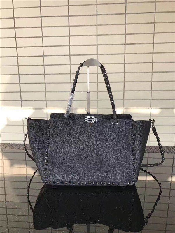 Valentino Rockstud Rolling Black with Black stones