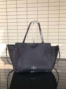 Valentino Rockstud Rolling Black with Black stones
