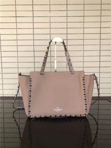 Valentino Rockstud Rolling Poudre with Black stones