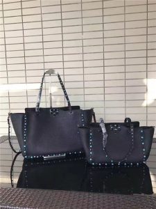 Valentino Rockstud Rolling Black with turquoise stone