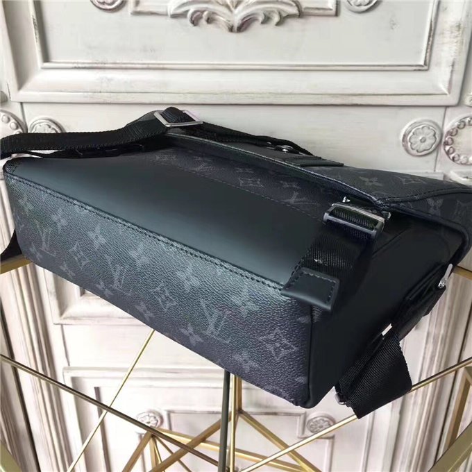 Louis Vuitton Messenger PM Voyager