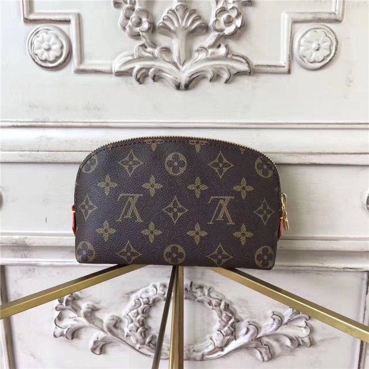 Louis Vuitton Pochette Cosmetic Monogram