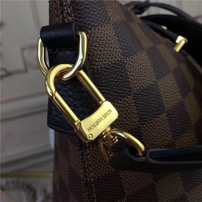 Louis Vuitton Hyde Park Noir