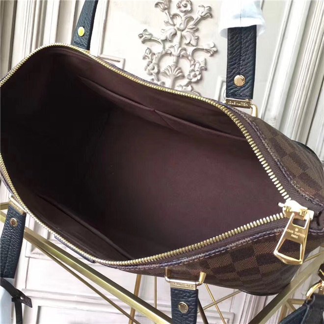 Louis Vuitton Hyde Park Noir