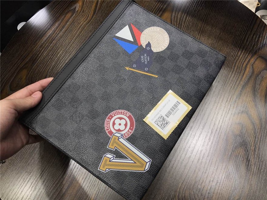 Louis Vuitton Pochette Voyage Damier Graphite Stickers