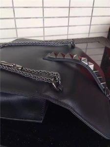 Valentino Garavani chain cross body bag Black/Ruthenium