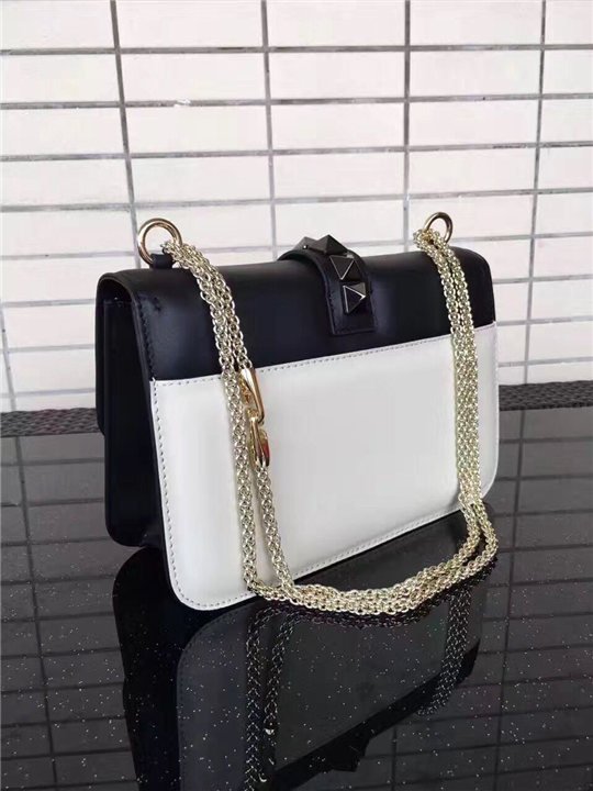 Valentino Garavani chain cross body bag (Varied Colors)